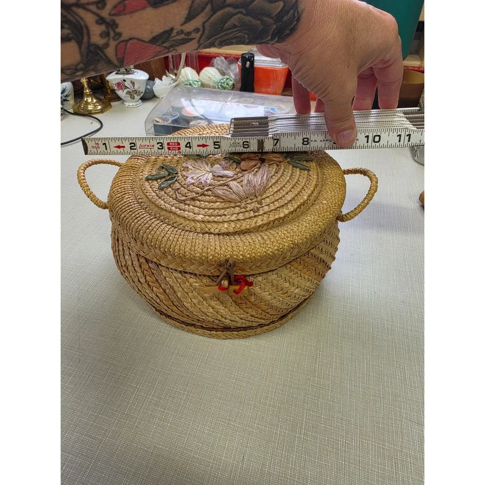 Vintage Woven Straw Sewing Basket Red Lining Raffia Floral Embroidery Round 9